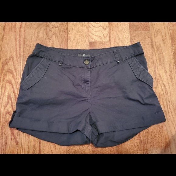 H&M Black casual shorts - Picture 1 of 3